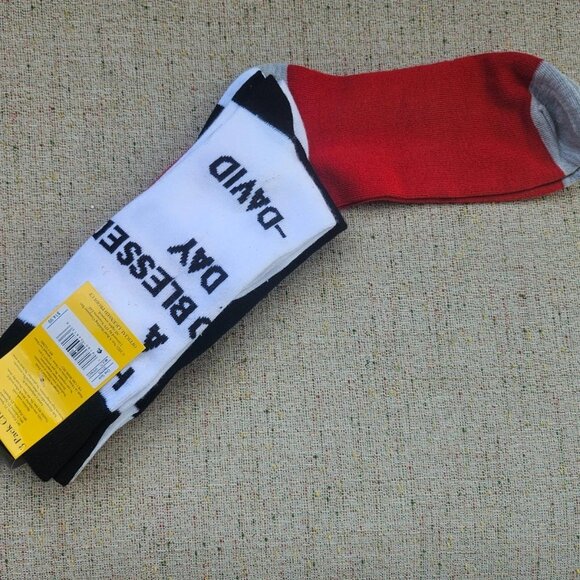 set of 3 Socks Schitts Creek Men Crew Sock Red/Black/White Socks New - Picture 10 of 10